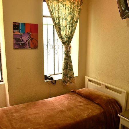 Hostal Loro Verde Кито Экстерьер фото