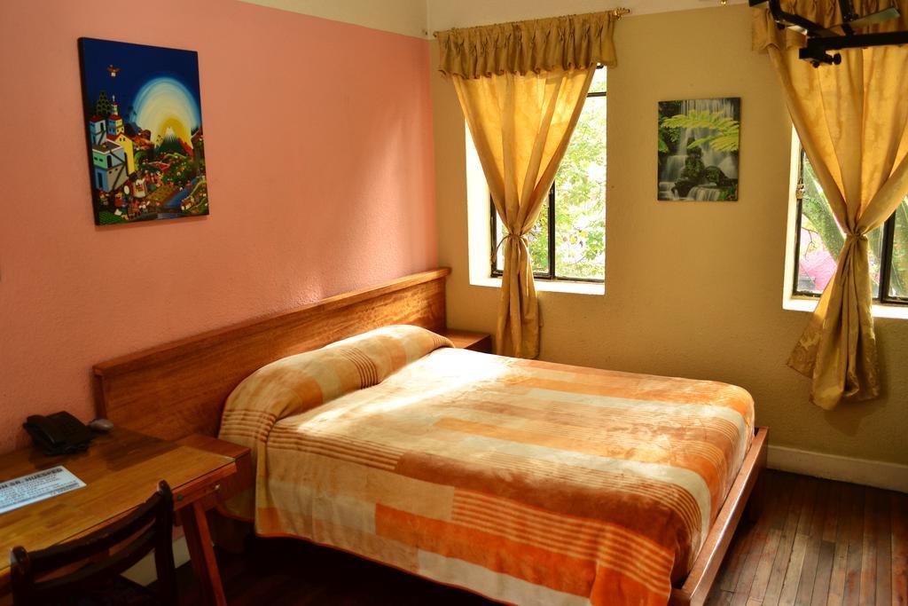 Hostal Loro Verde Кито Экстерьер фото